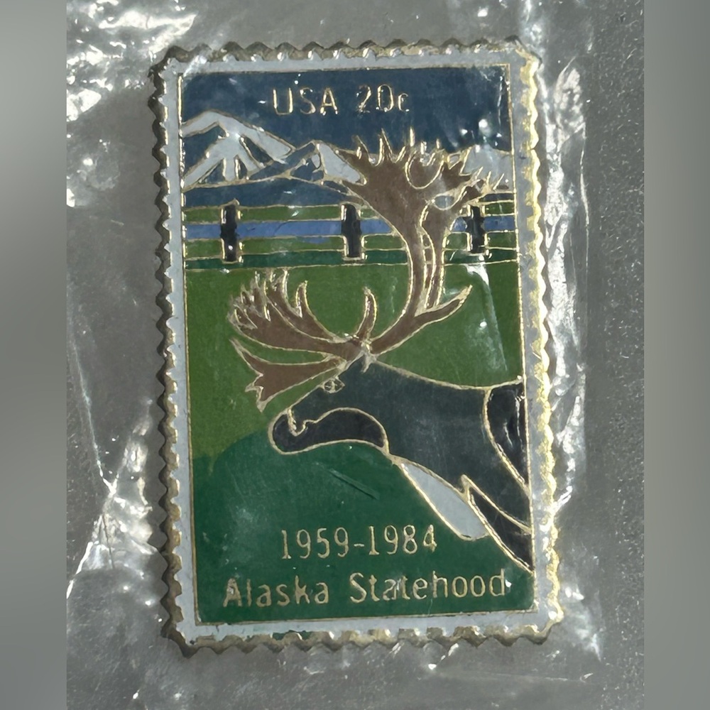 1959-1984 Alaska Statehood Commemorative USPS Stamp Pin *nip